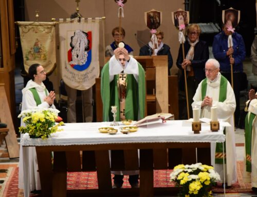 L’incontro interregionale dei gruppi del Rosario saluta padre Davide Traina
